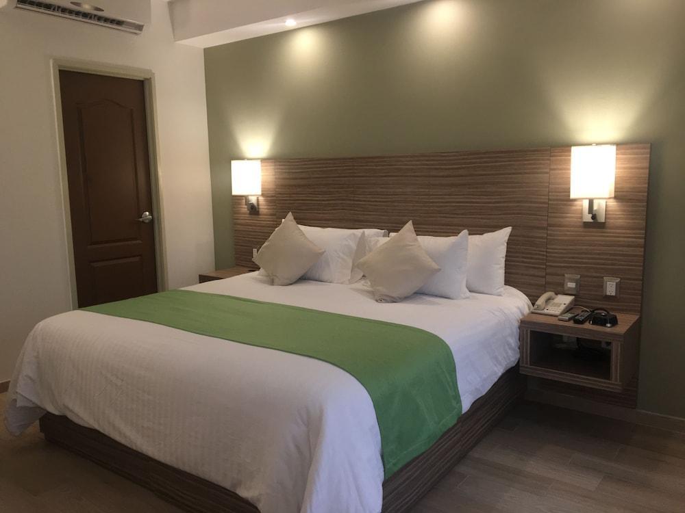 Wyndham Garden Monterrey Valle Real Exterior foto
