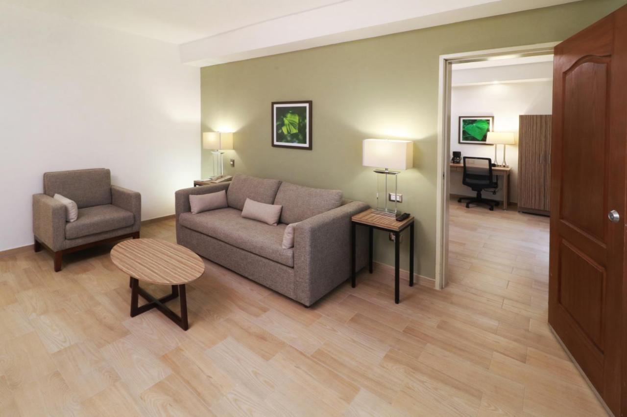Wyndham Garden Monterrey Valle Real Exterior foto