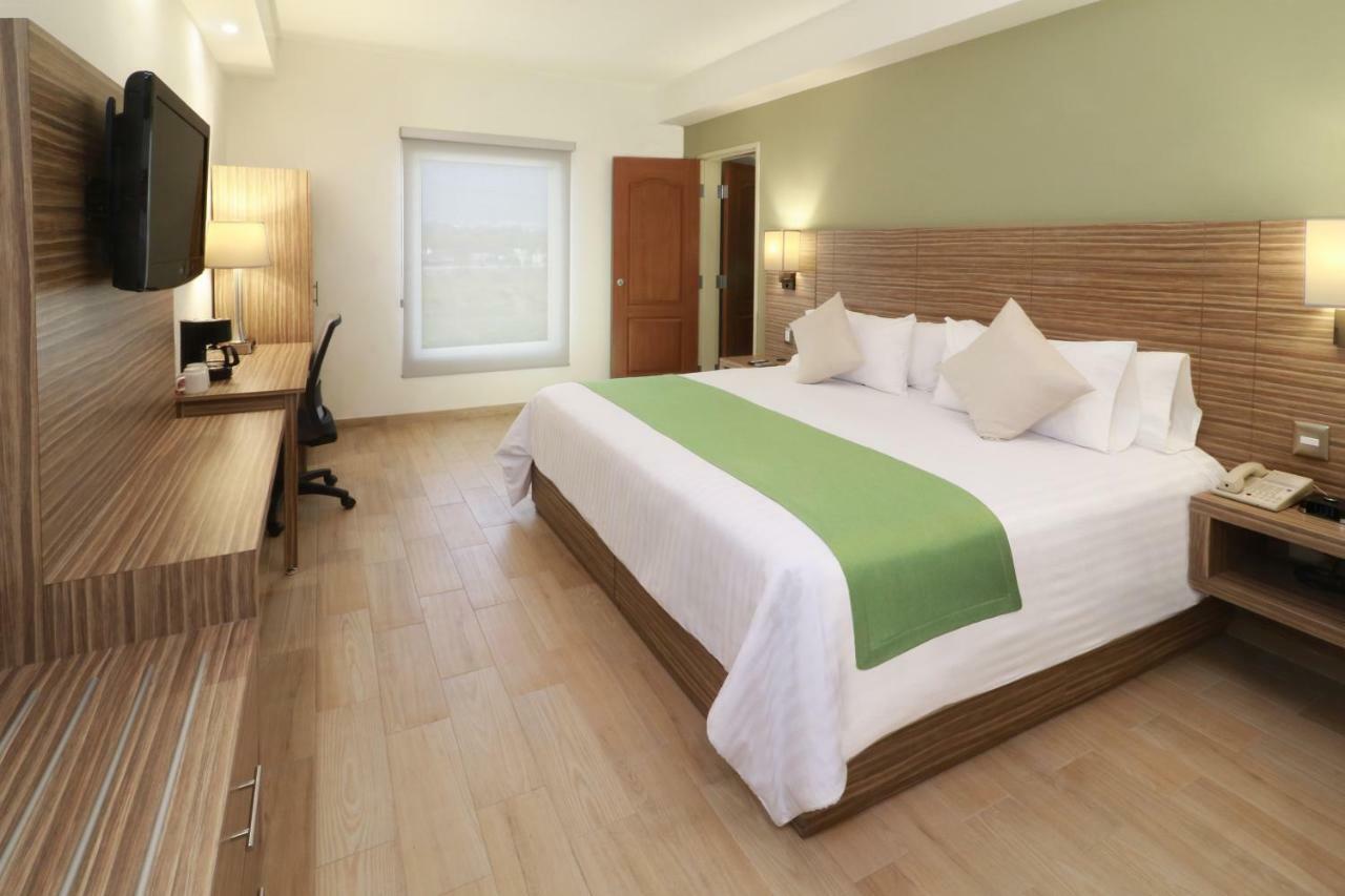 Wyndham Garden Monterrey Valle Real Exterior foto